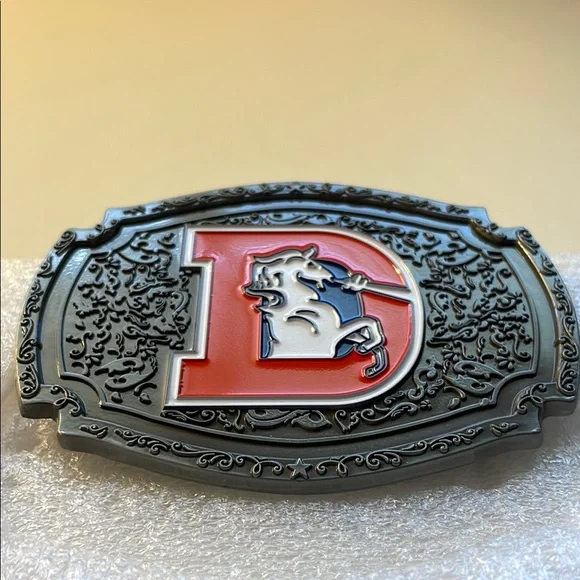 Broncos Vintage Buckle - Picture 2 of 4